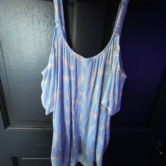 Torrid 2x off shoulder feather print top - Picture 3 of 10